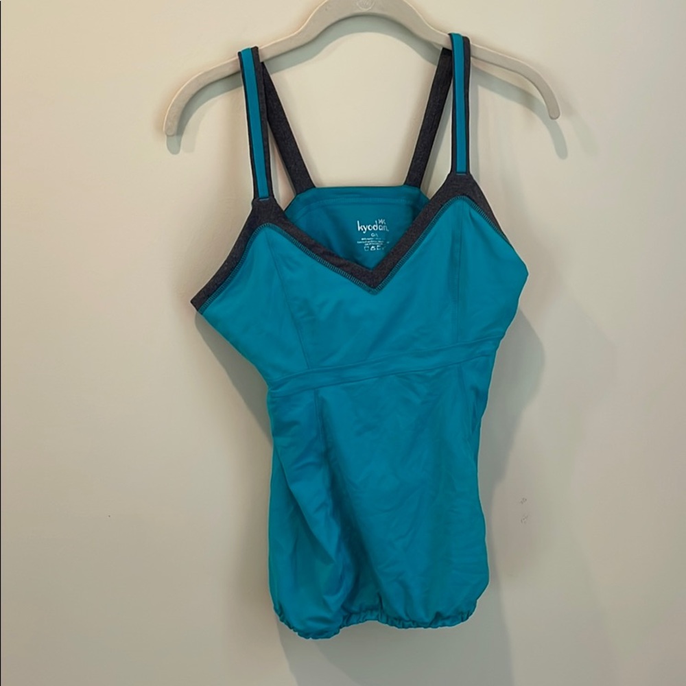 Teal Kyodan Yoga & Exercise Top w/built in bra, ruching and zippered pocket SZ L
